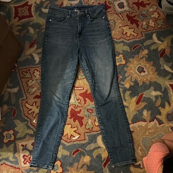 Good American Denim - Hi! Selling good American jeans.